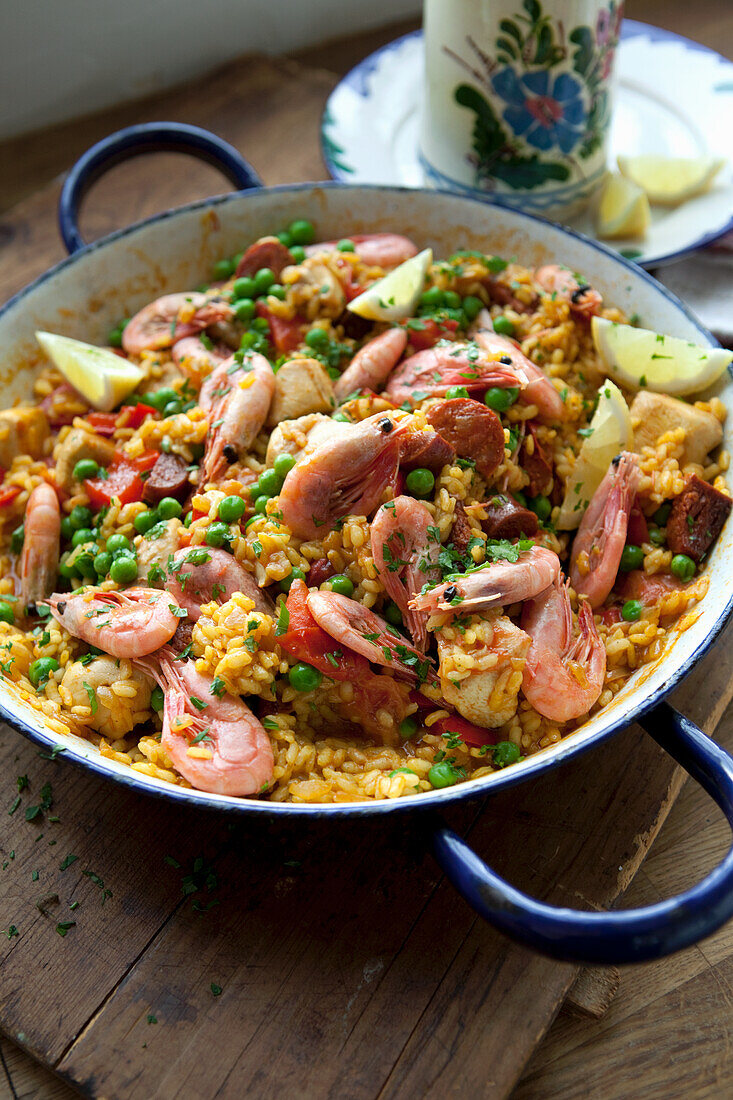 Paella with prawns and peas