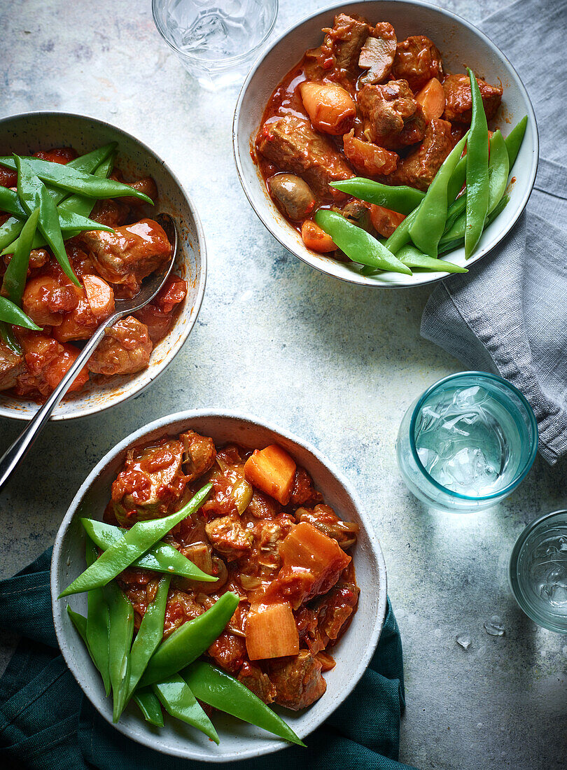 Schweinefleischeintopf aus dem Slow Cooker mit Bohnen