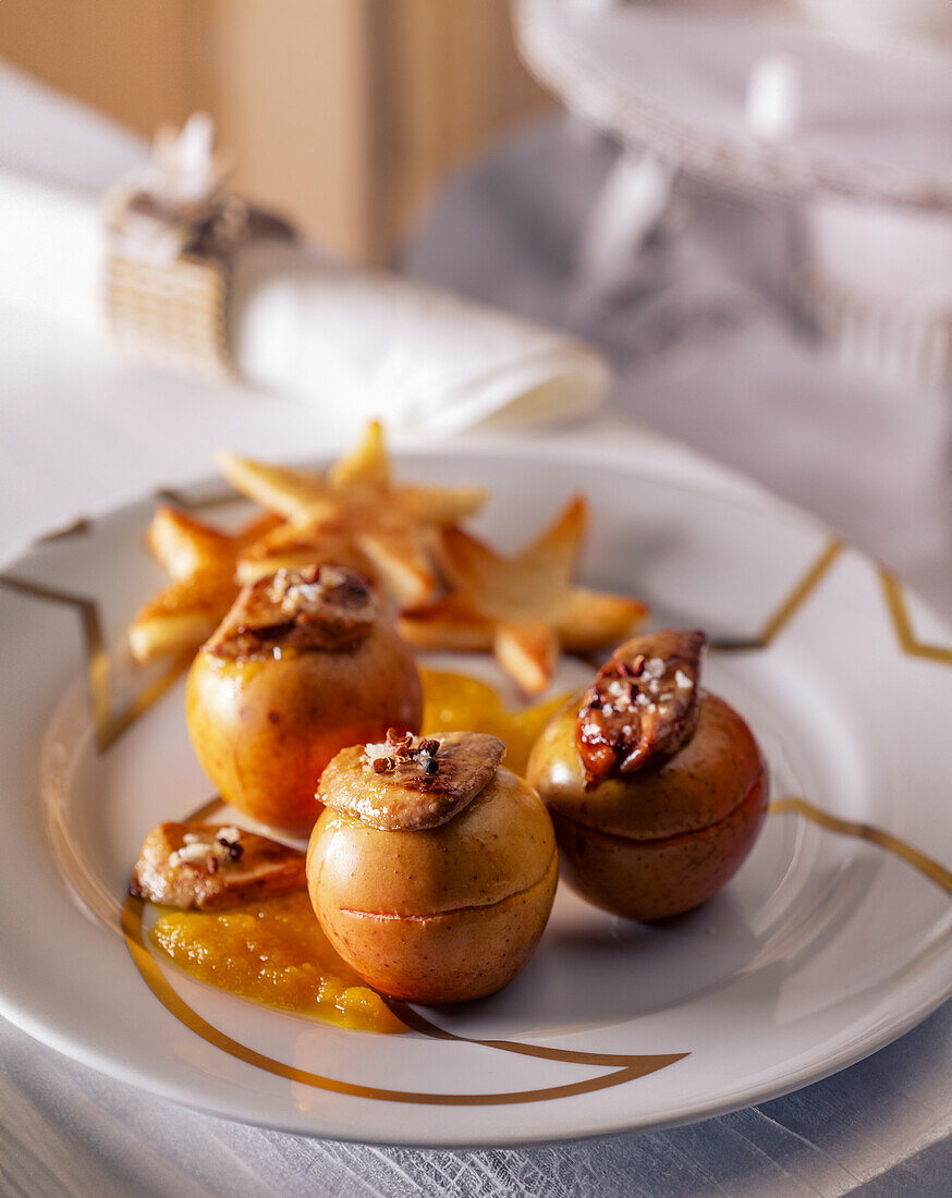 Apples with foie gras filling and star toast