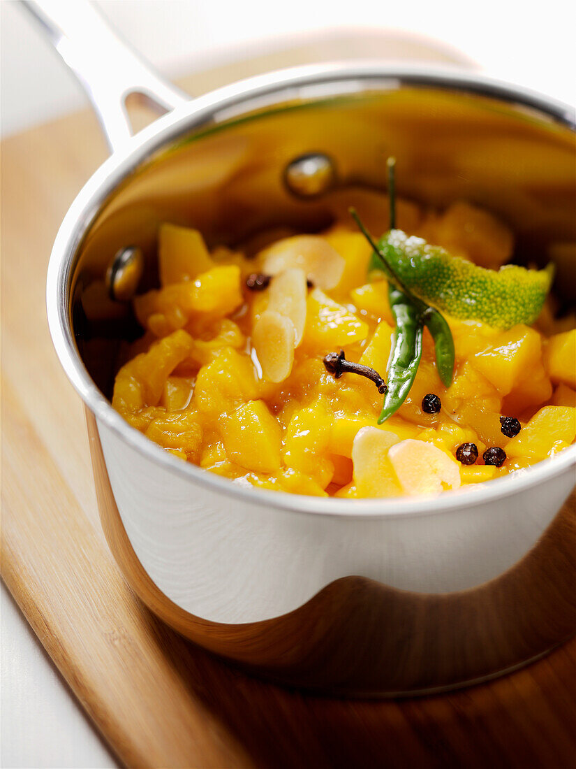 Mango chutney with ginger, lime and chilli