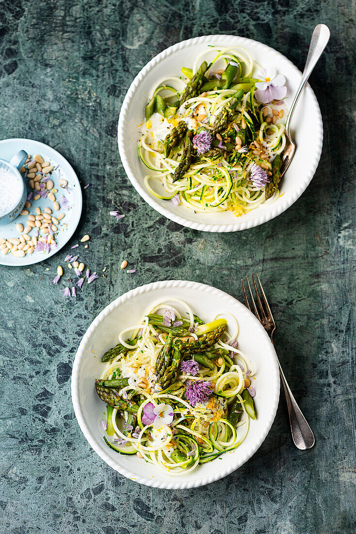 Courgette noodles in a creamy asparagus and cream sauce