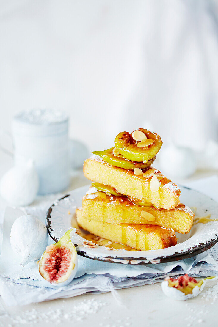 Mandeltarte mit Feigen und Honig