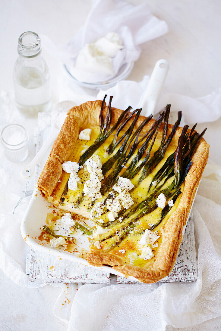 Cheese and leek quiche with puff pastry