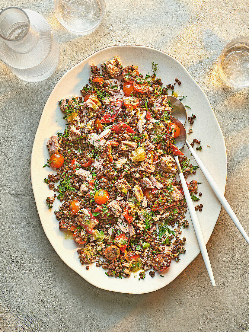 Lentil salad with tuna and cherry tomatoes