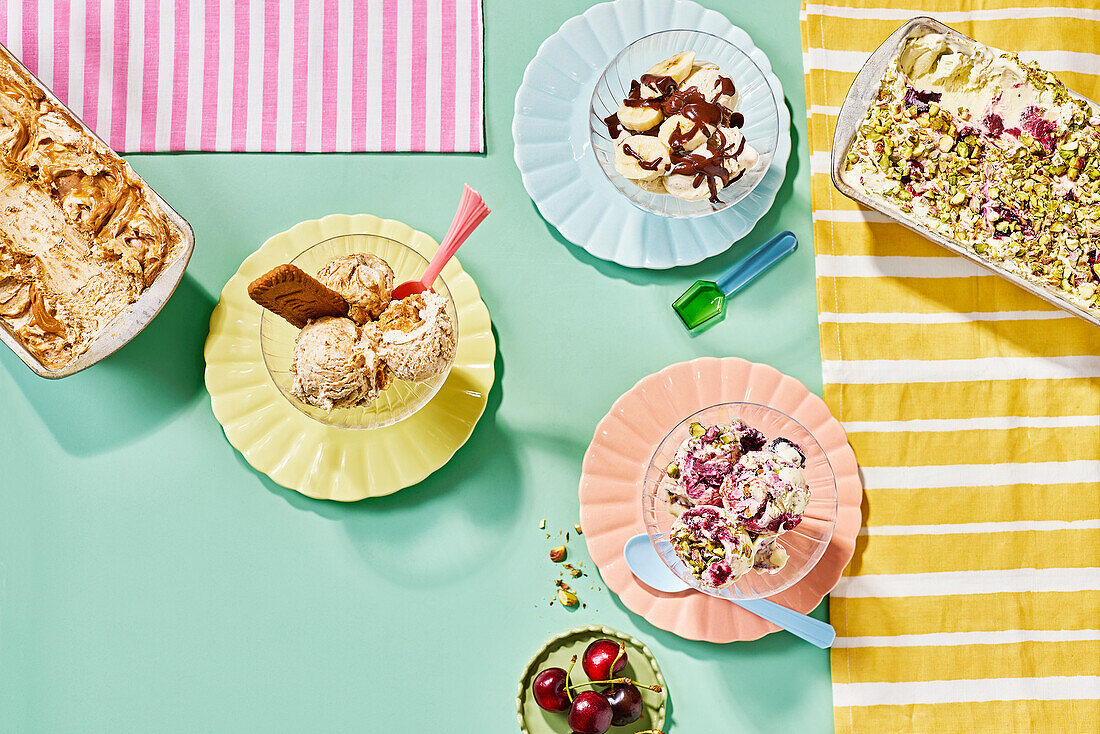 Cookies-and-Cream-Eis, Schoko-Bananen-Eis, Kirsch-Pistazien-Eis