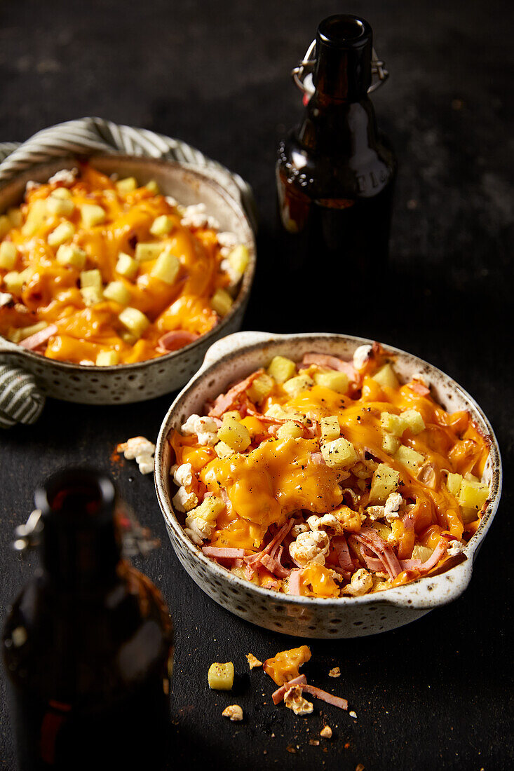 Hawaiian popcorn with ham and pineapple