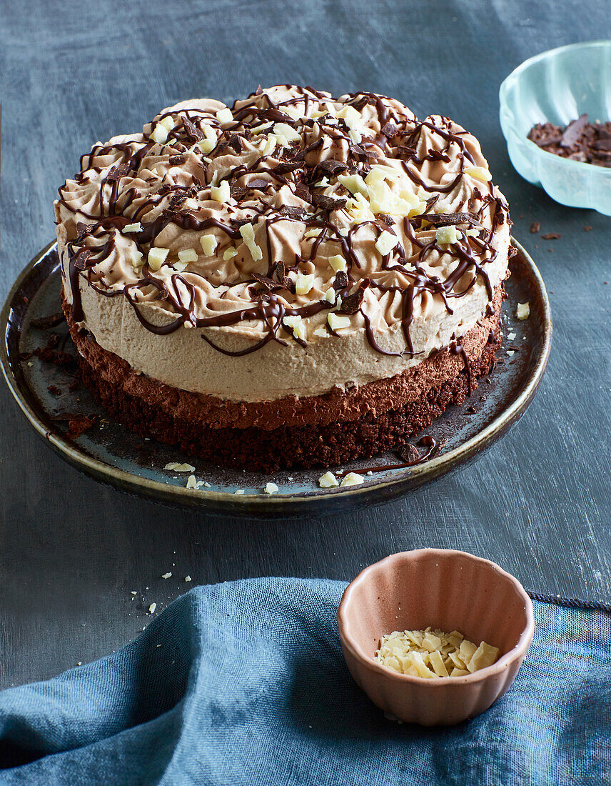 Chocolate cream cake without baking