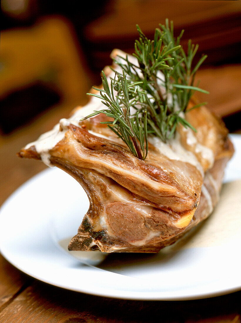 Lammrückenbraten mit Rosmarin