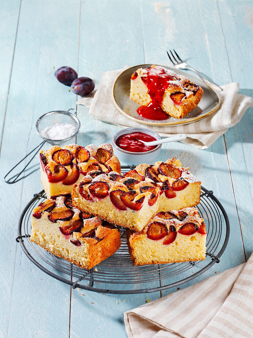 Sunken plum cake from the tray