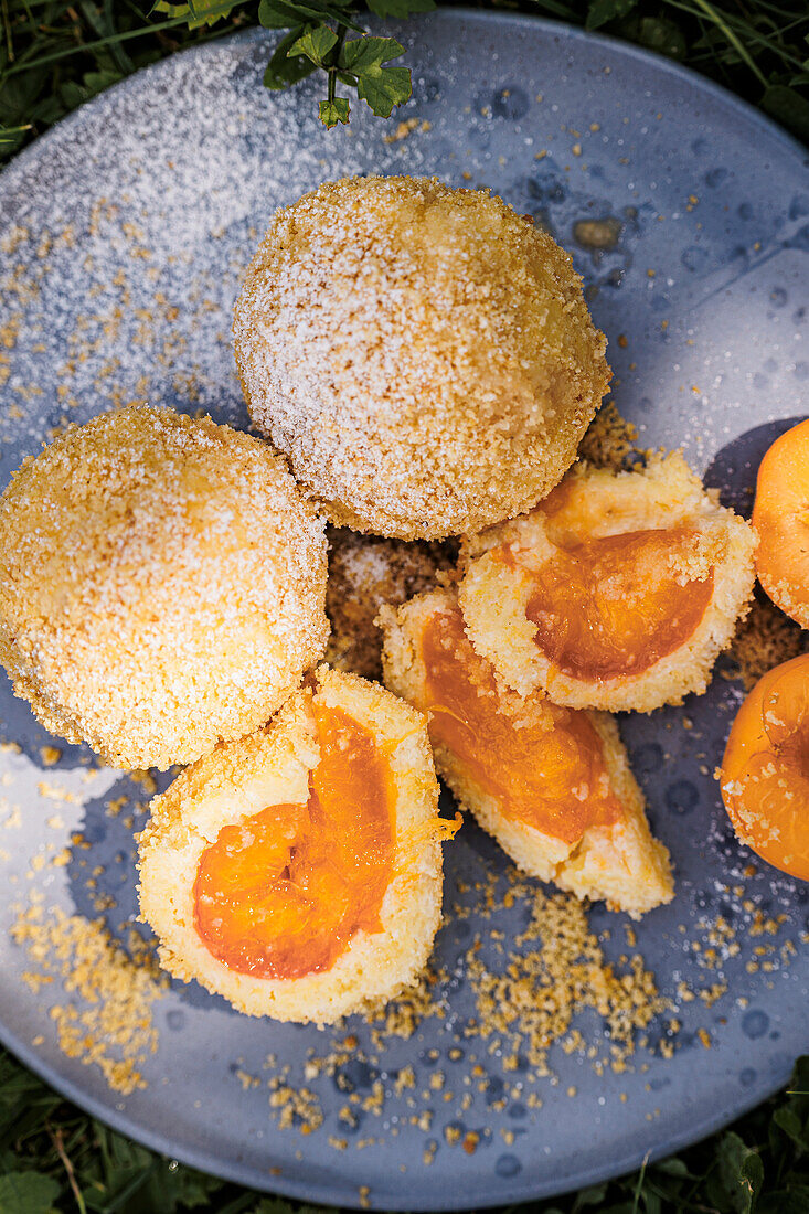 Apricot dumplings with butter crumbs