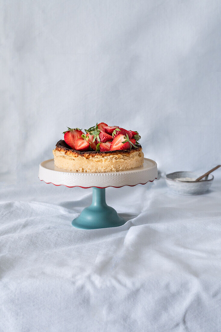 Cheesecake with fresh strawberries