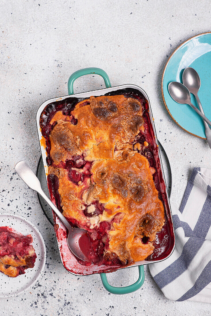 Clafoutis with raspberries, strawberries and halva