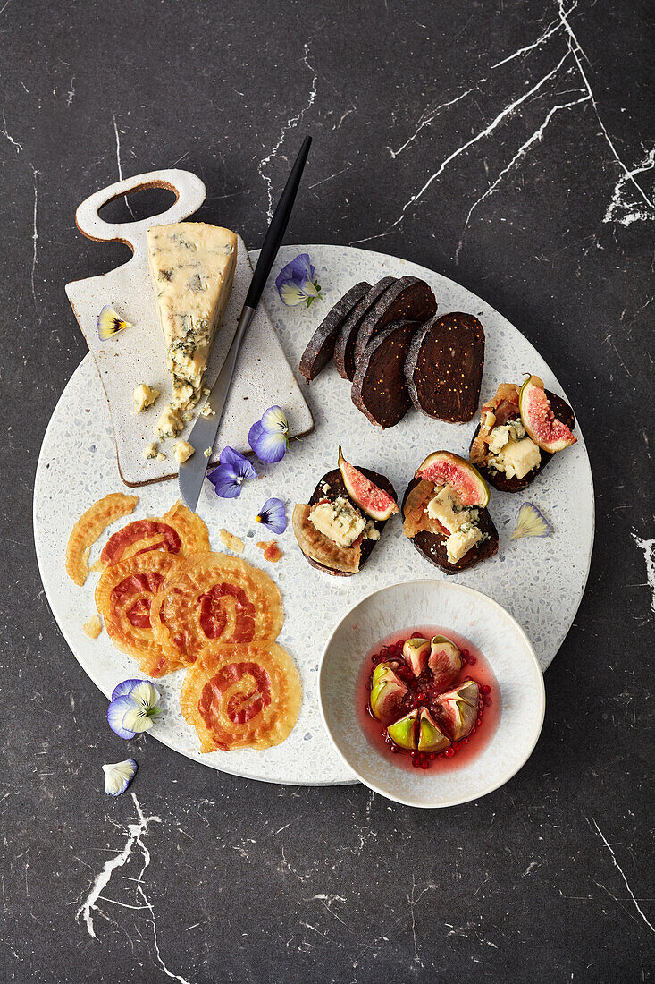 Fruit bread with pepper figs and Stilton