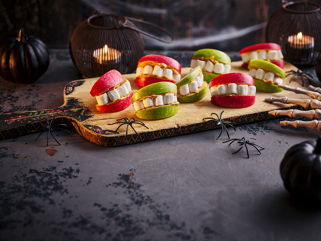 Halloween apple bites with marshmallows