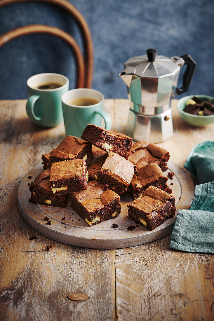 Coffee brownies with white chocolate