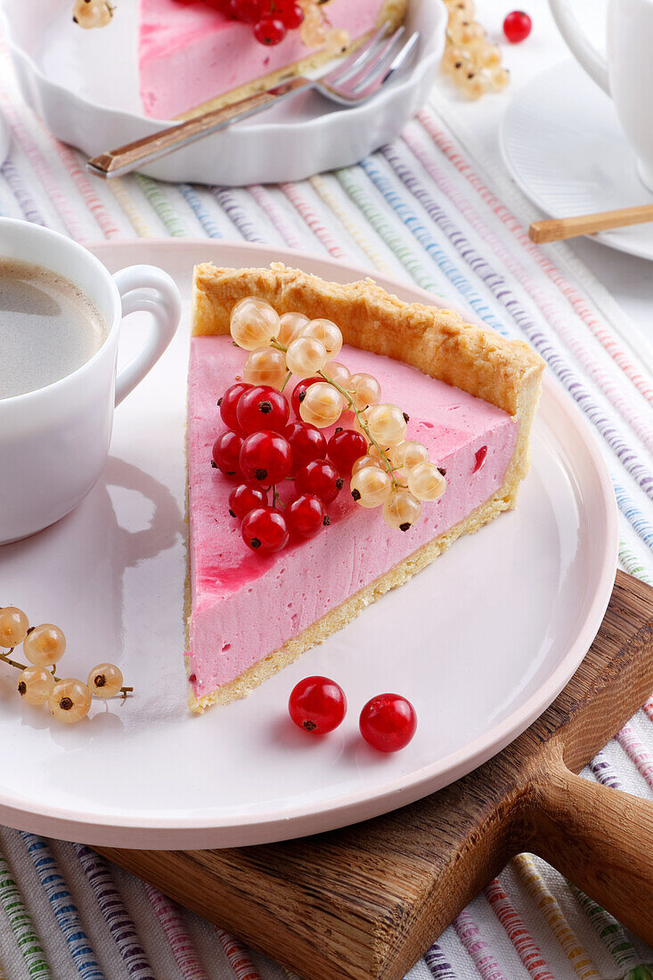 Strawberry mousse cake with fruit