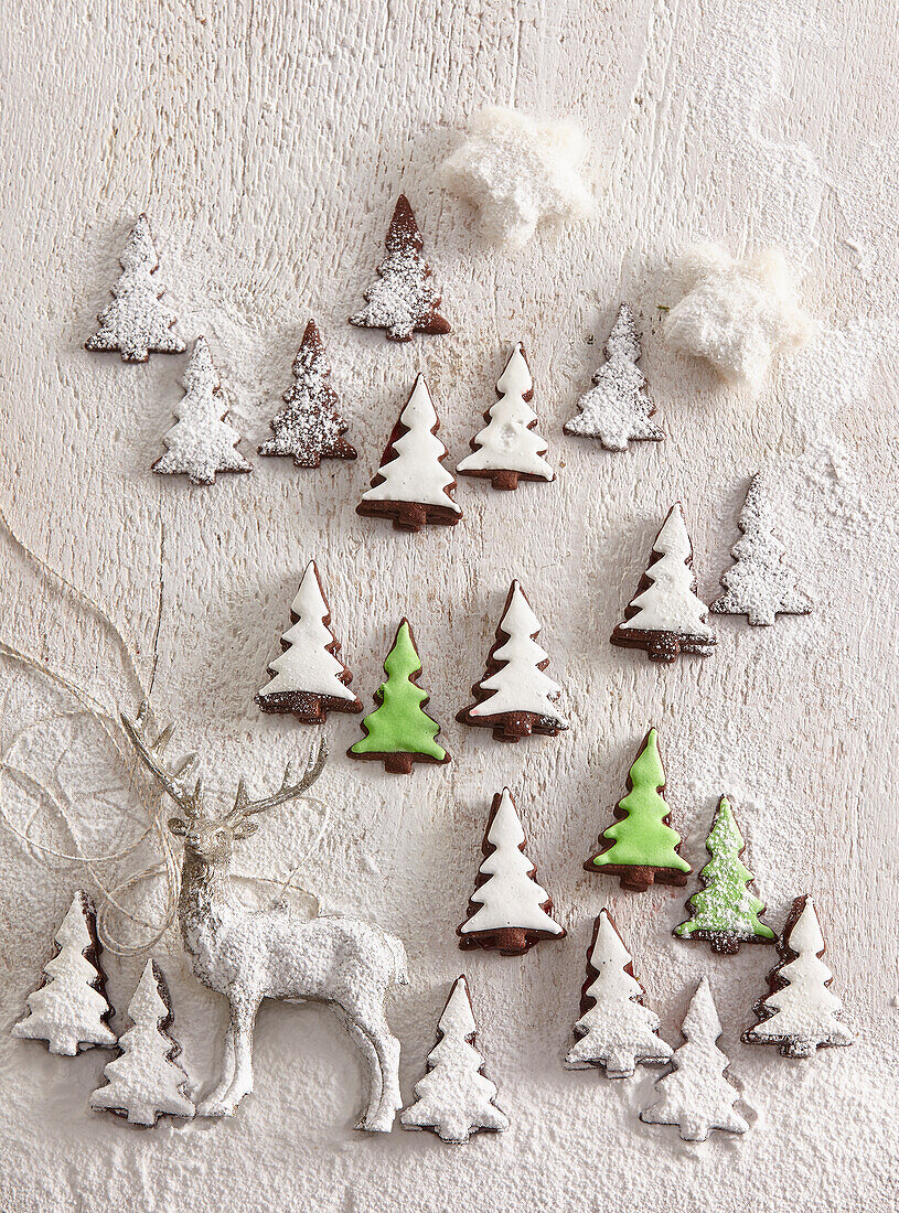 Weihnachtsbaum-Schokoladenkekse mit Zuckerglasur