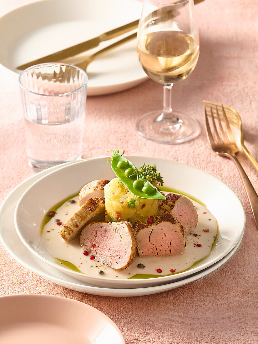 Pork fillet with pepper sauce and mashed potatoes