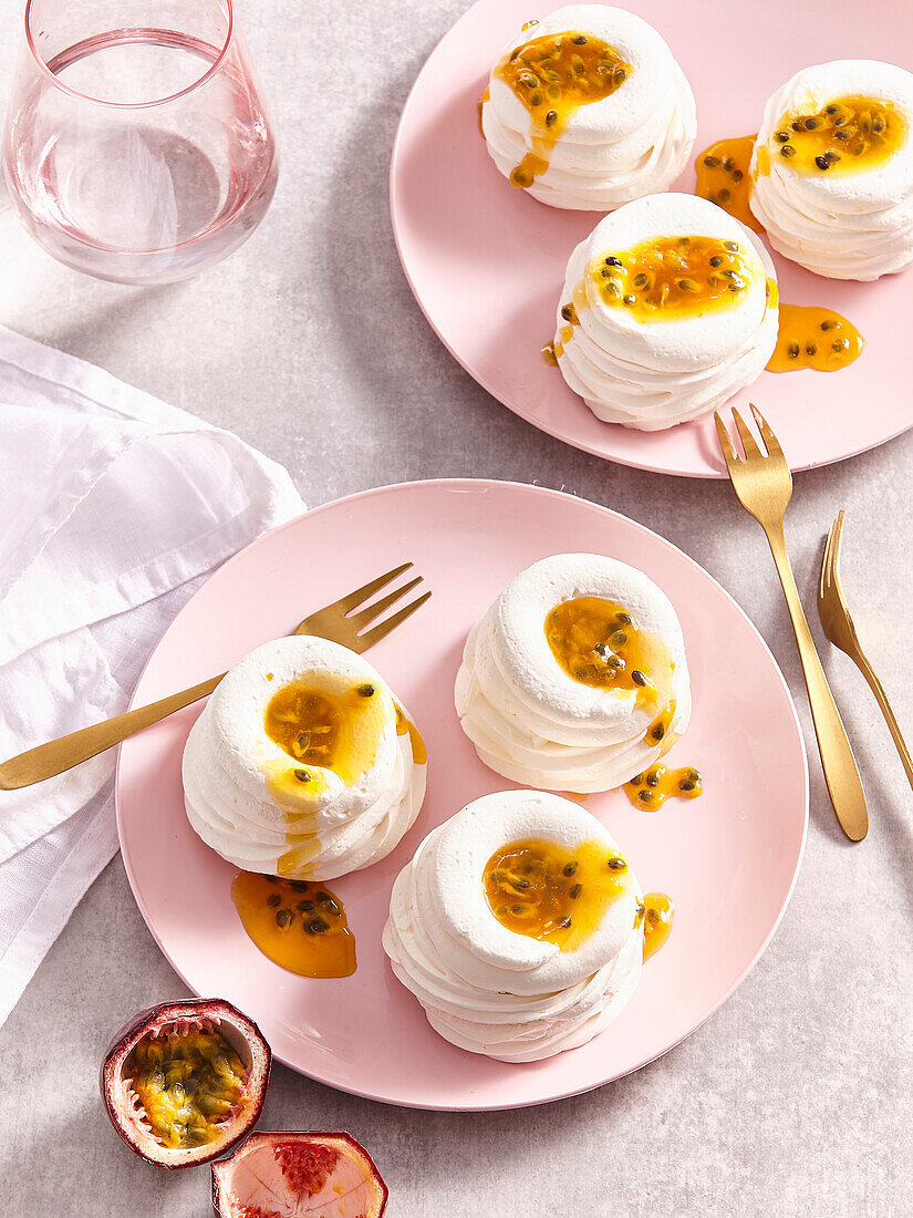 Mini pavlova with passion fruit sauce