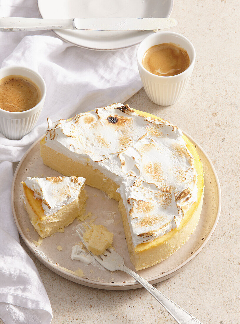 Käsekuchen mit Baiserhaube