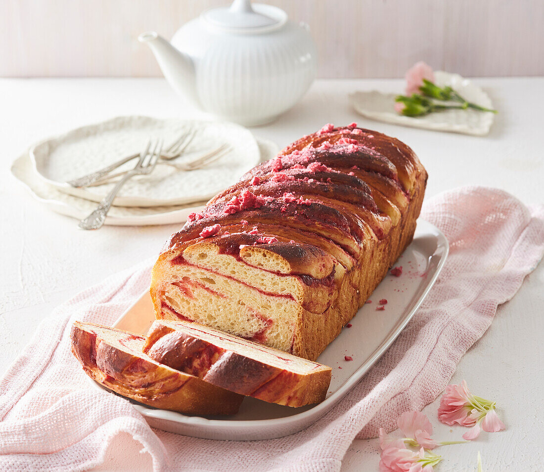 Yeast plait with raspberry jam