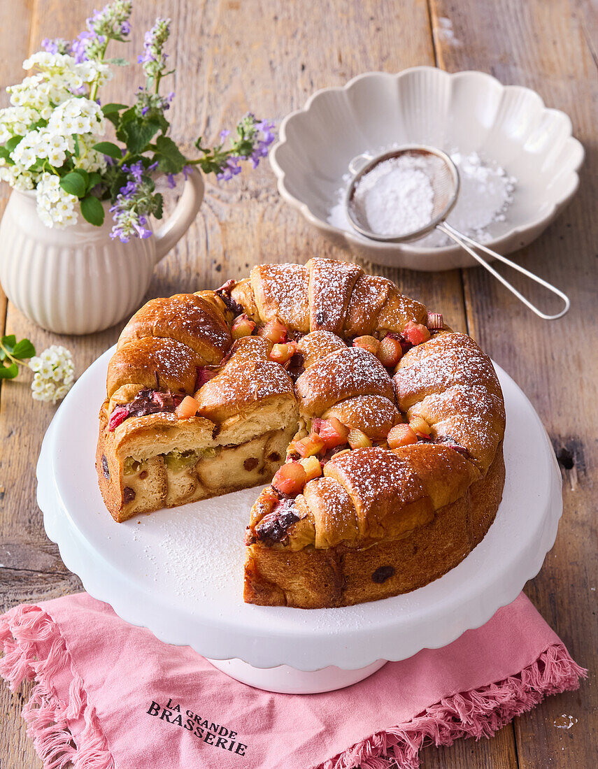 Rhabarber-Brotpudding-Kuchen