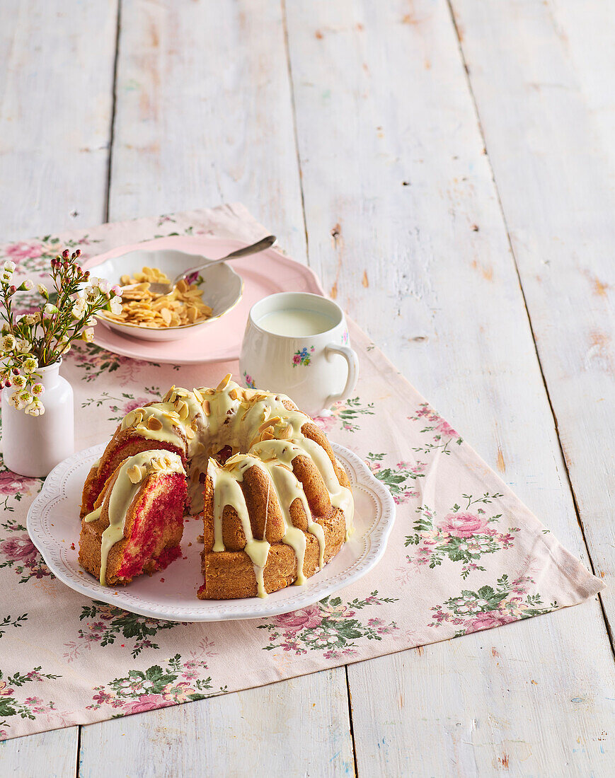 Bundt cake with strawberries and white chocolate