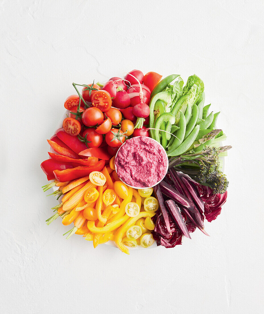 Raw vegetables and beetroot dip