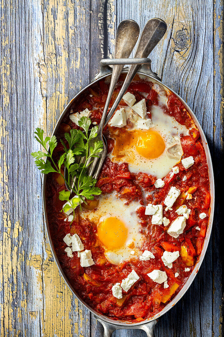 Shakshuka mit Ei und Feta