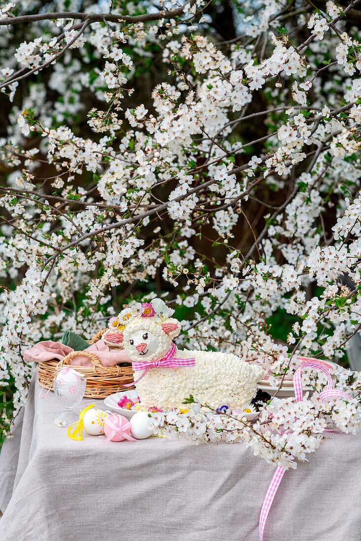 Easter lamb cake without special mold