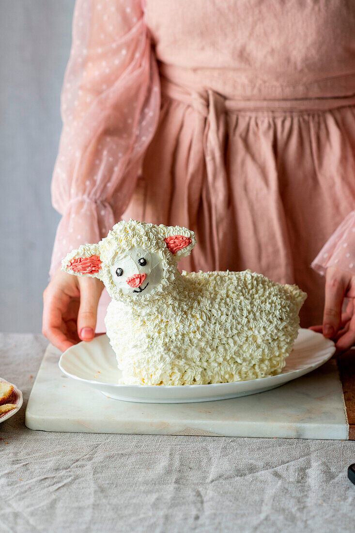 Easter lamb cake without special mold