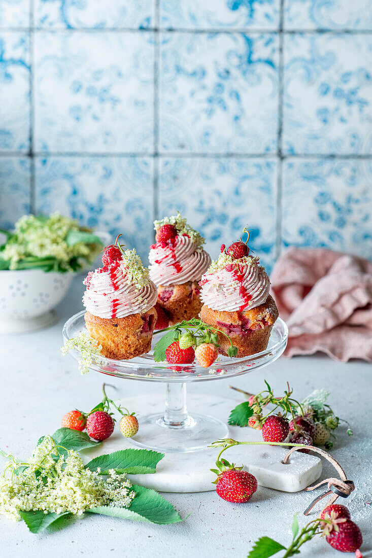 Strawberry elderflower cupcakes