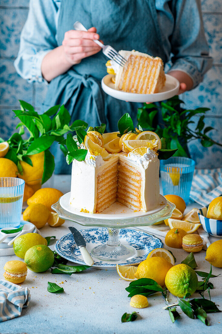 Lemon cream cake