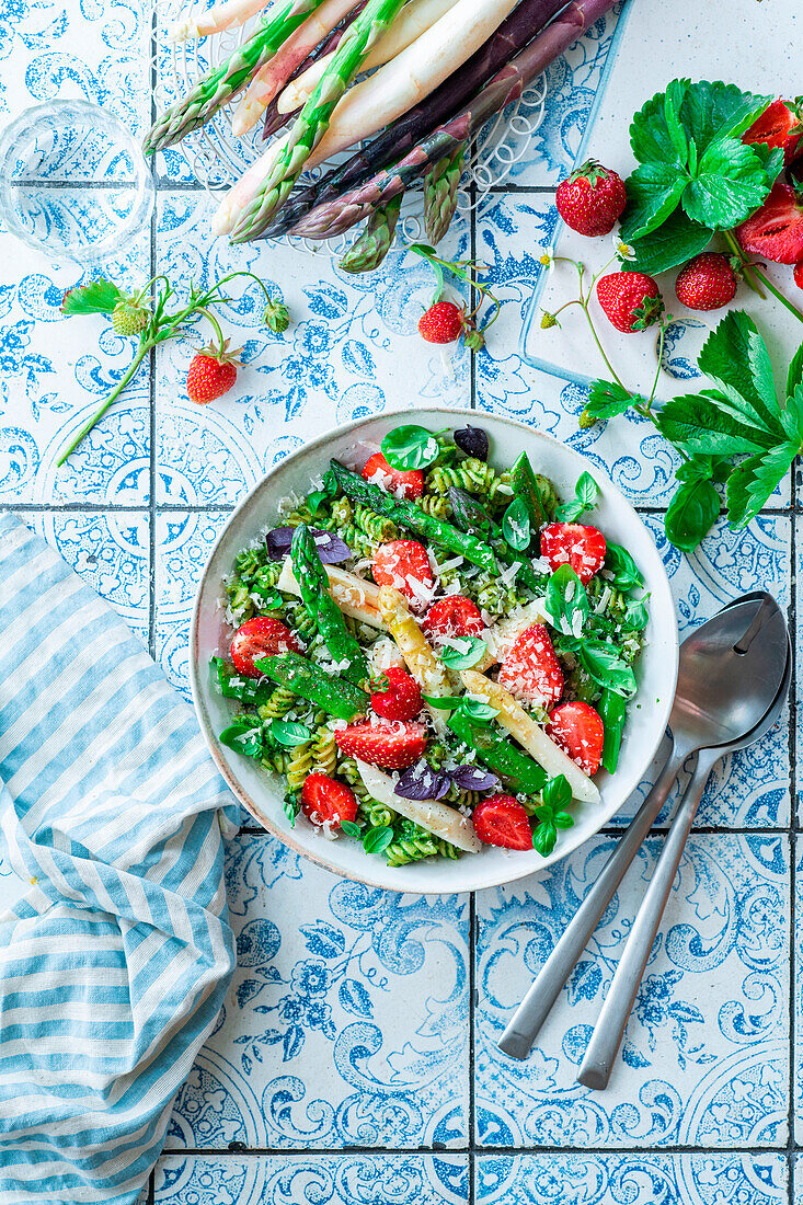 Asparagus pasta salad with strawberries