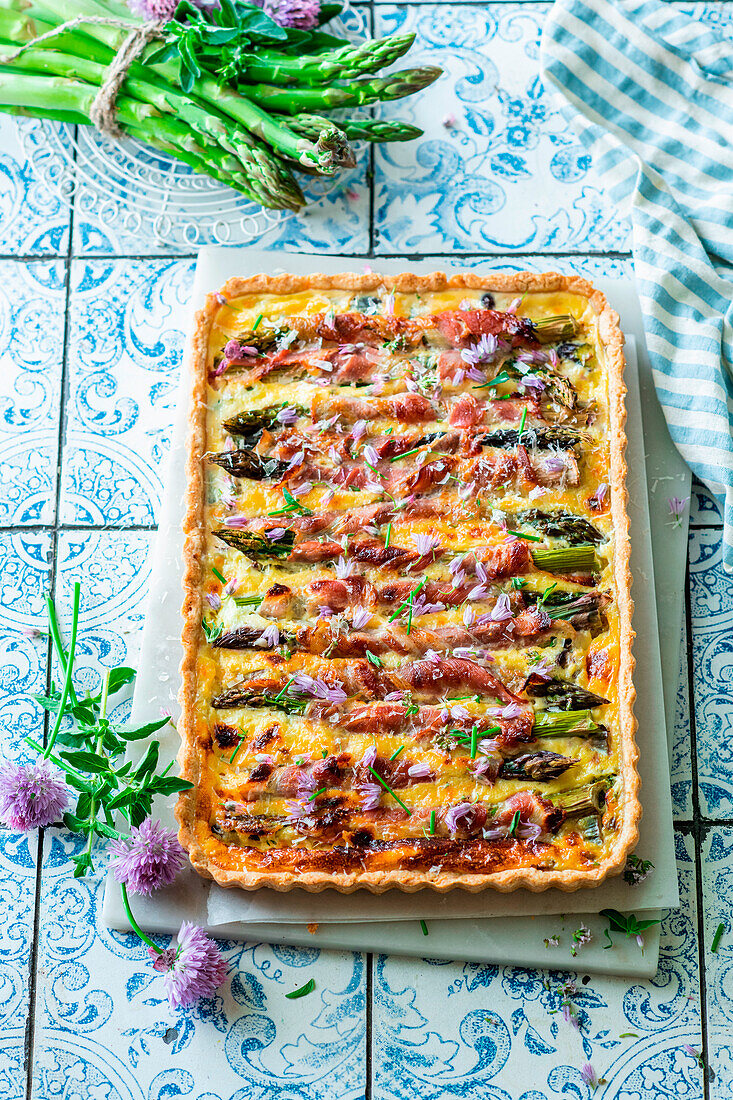 Asparagus gratin with bacon