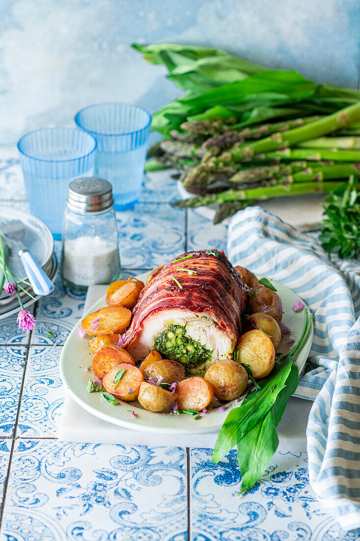 Gefüllte Putenbrust mit Bärlauch und Spargel