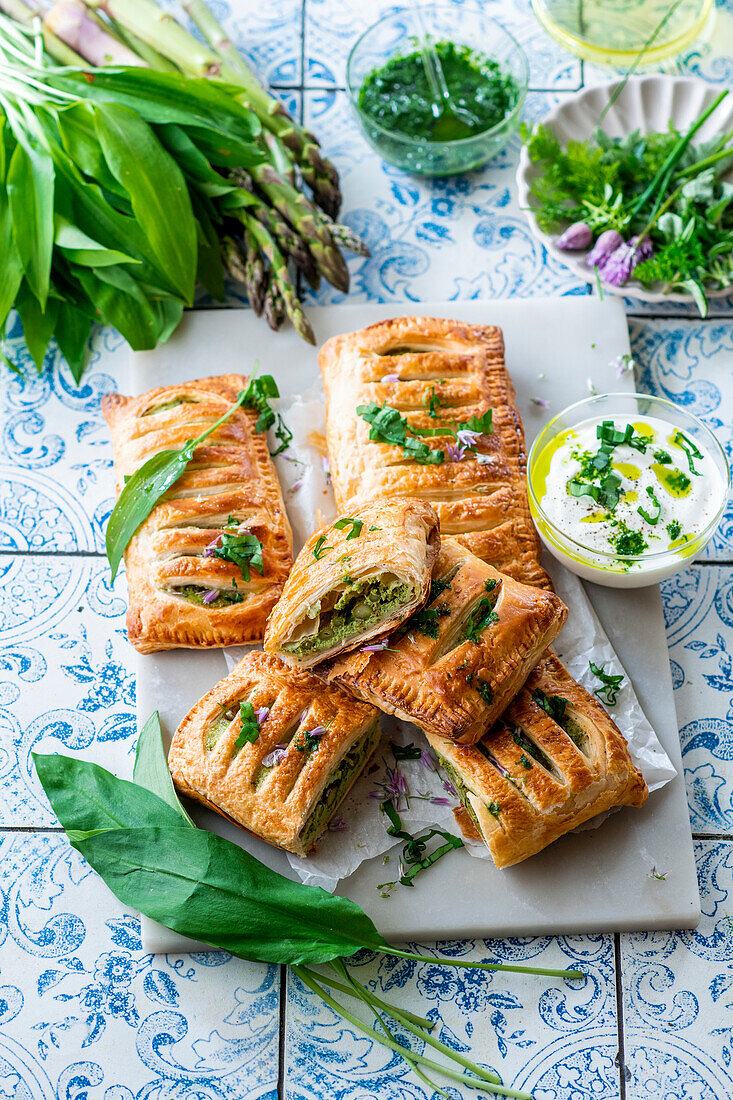 Wild garlic asparagus puff pastry pockets