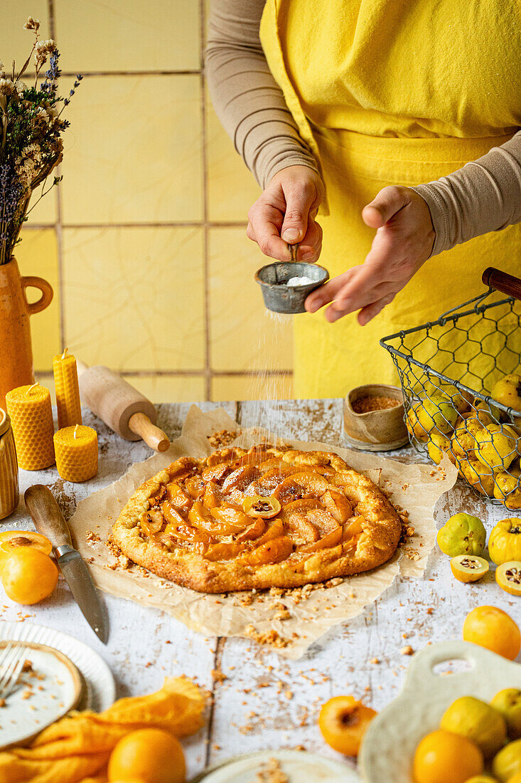 Quitten-Tarte mit Puderzucker