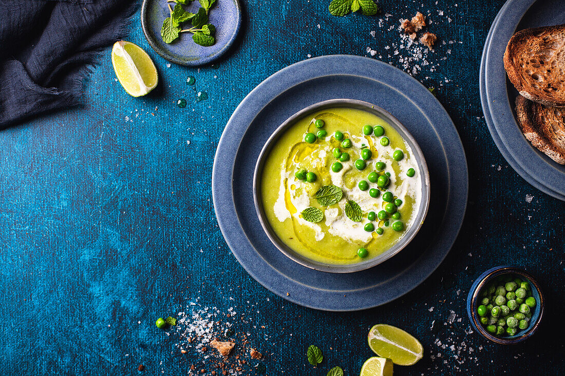 Cream of pea soup with mint and lime