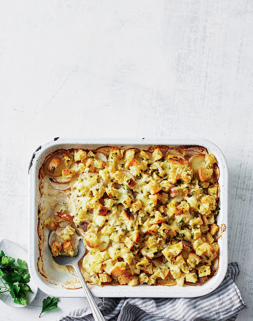 Garlic bread and potato casserole