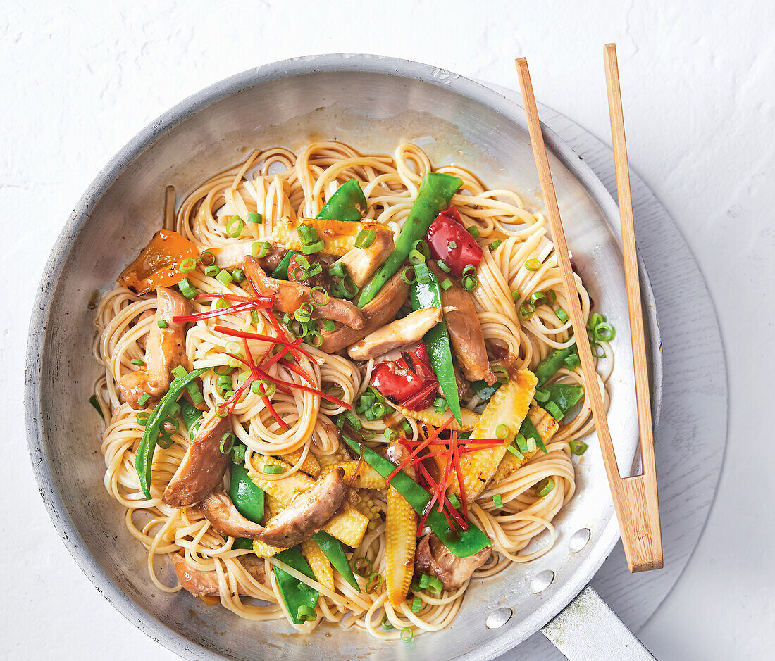 Hähnchen mit Nudeln und Gemüse aus dem Slow Cooker