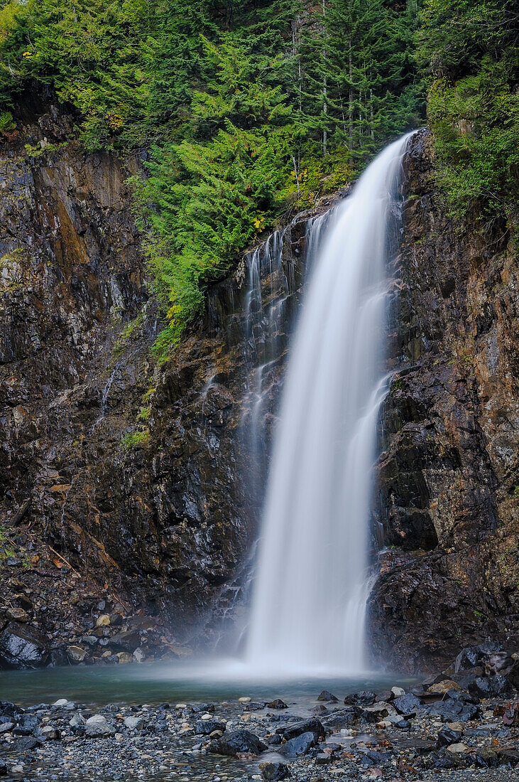 Franklin Falls, Snoqualmie Pass, Mount Baker-Snoqualmie National Forest, Cascade Mountains, Washington.