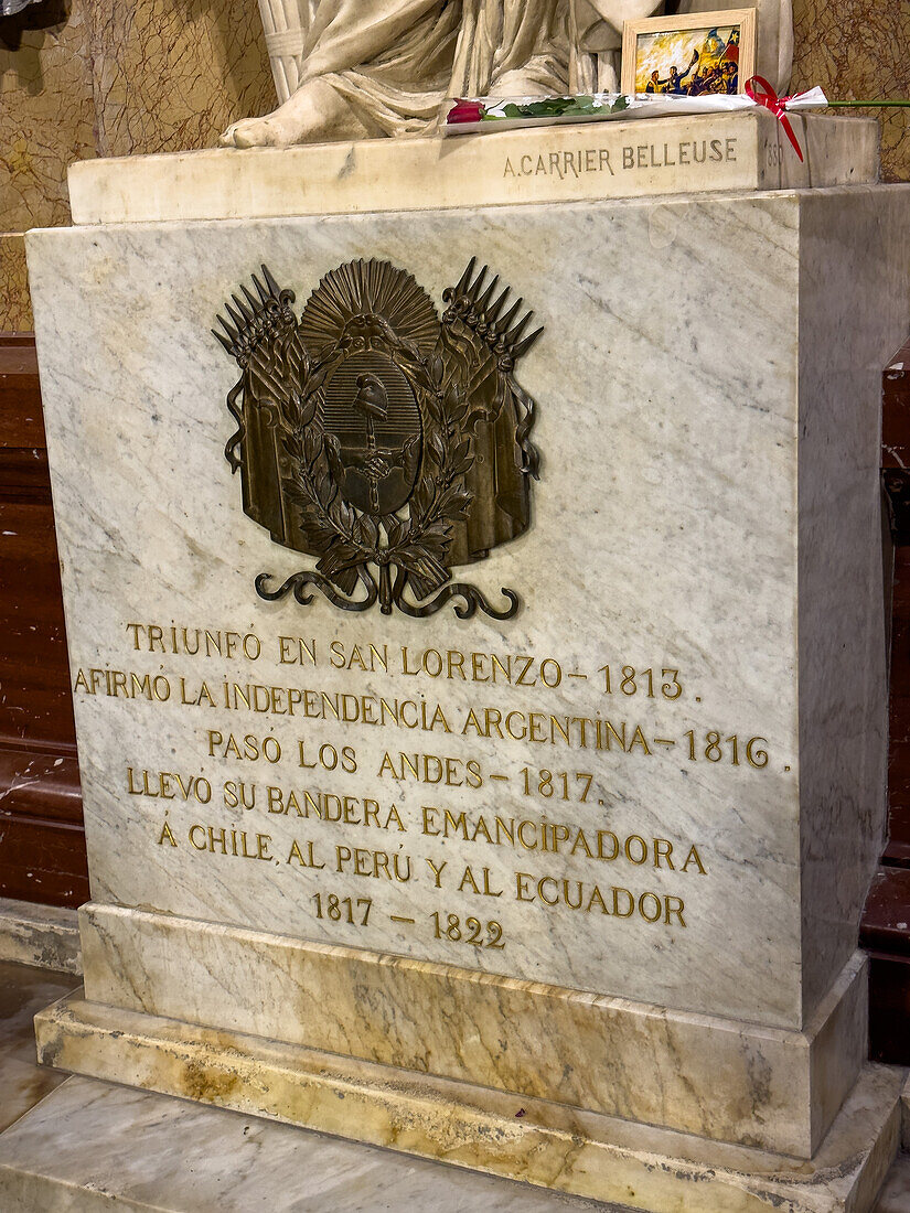 Inschrift auf dem Mausoleum von General Jose de San Martin in der Metropolitan-Kathedrale, Buenos Aires, Argentinien.