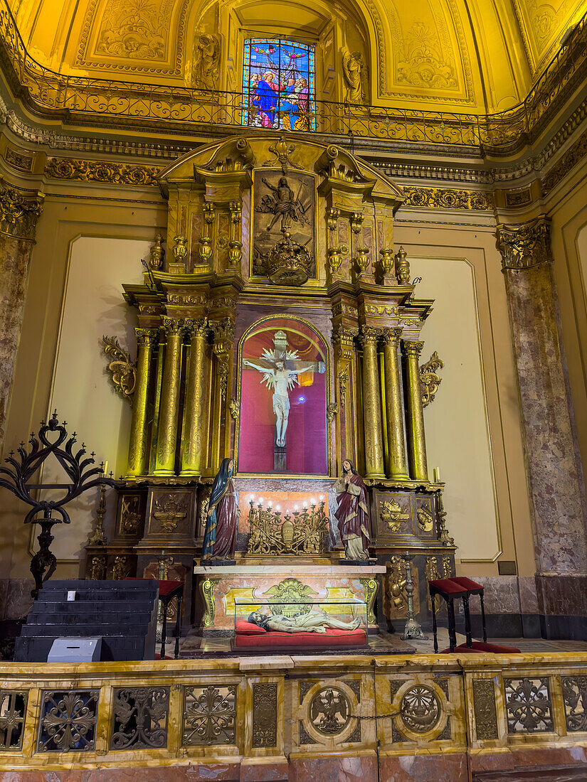 Christus von Buenos Aires Statue im Querschiff der Metropolitan-Kathedrale, Buenos Aires, Argentinien. Geschnitzt von dem portugiesischen Bildhauer Manuel de Coyto im Jahr 1671.