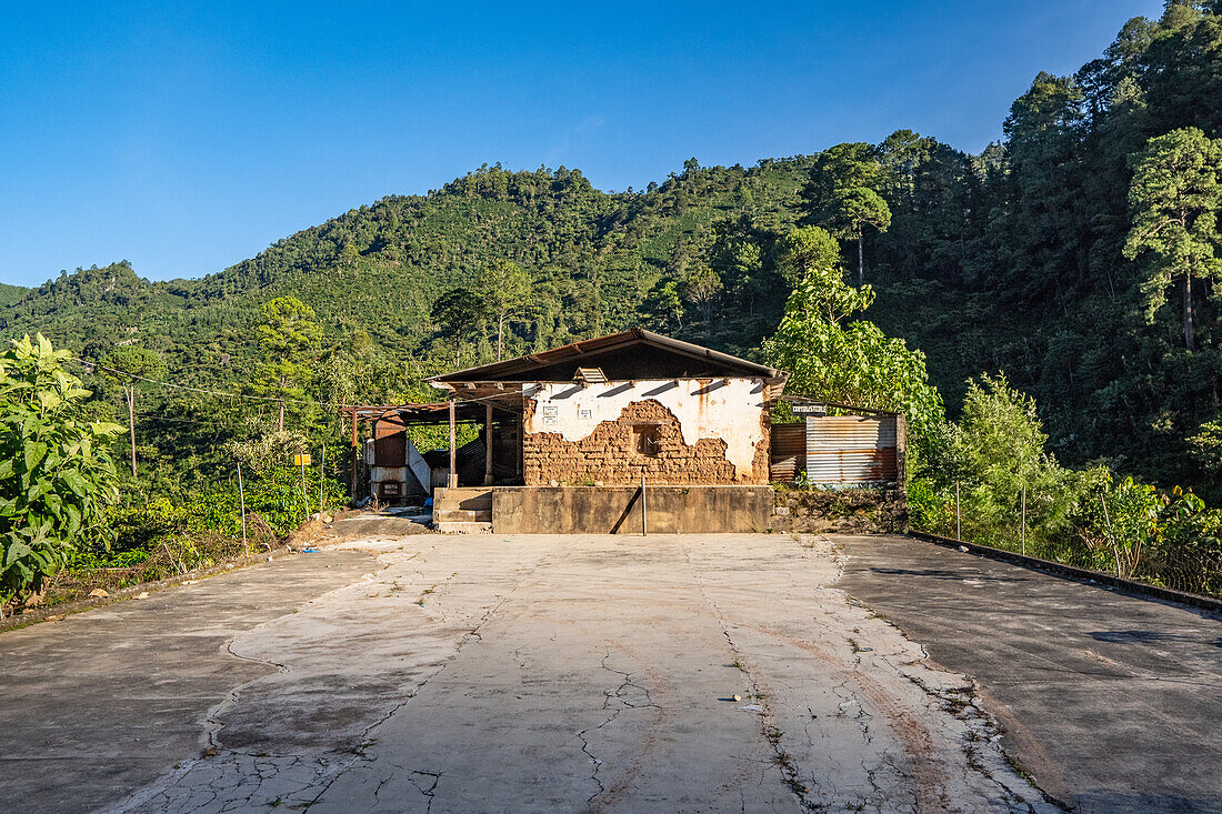 Originale Lehmhäuser aus der Region in Huehuetenango, Guatemala