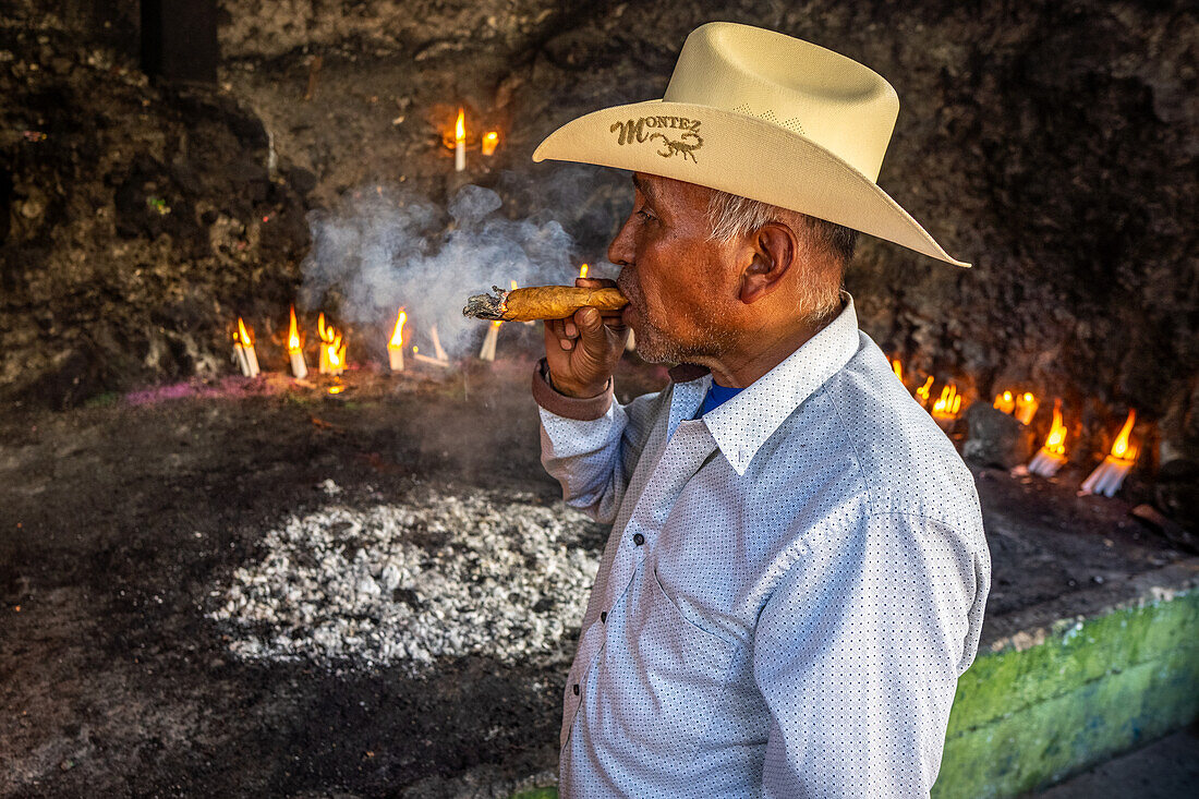 Ritual to unbewitch a person San Juan Huehuetenango Guatemala