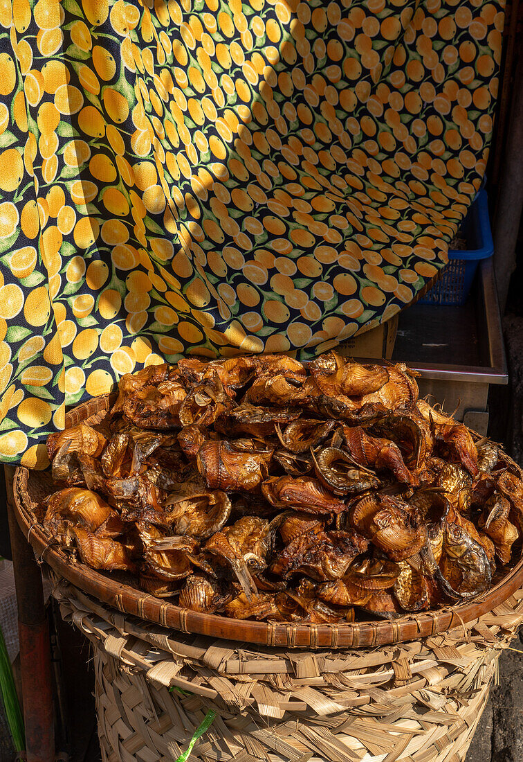 Basket of dried fish, Kad Luang fish and vegetable market in Chiang Mai, Thailand, Southeast Asia, Asia