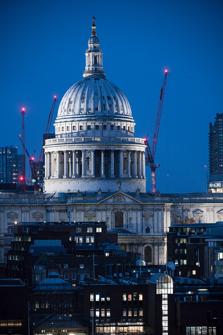 Kuppel der St. Paul's Cathedral bei Nacht, London, England, Vereinigtes Königreich, Europa