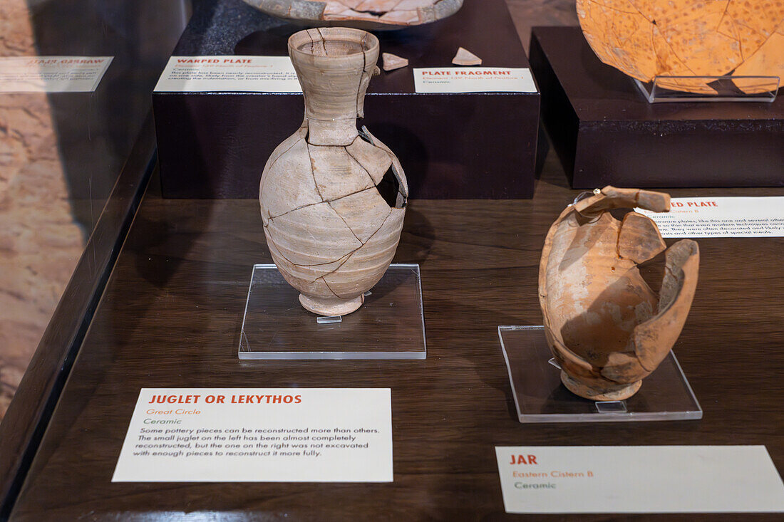 Ausstellung von Artefakten aus Petra, Jordanien. BYU Museum für Völker und Kulturen in Provo, Utah.