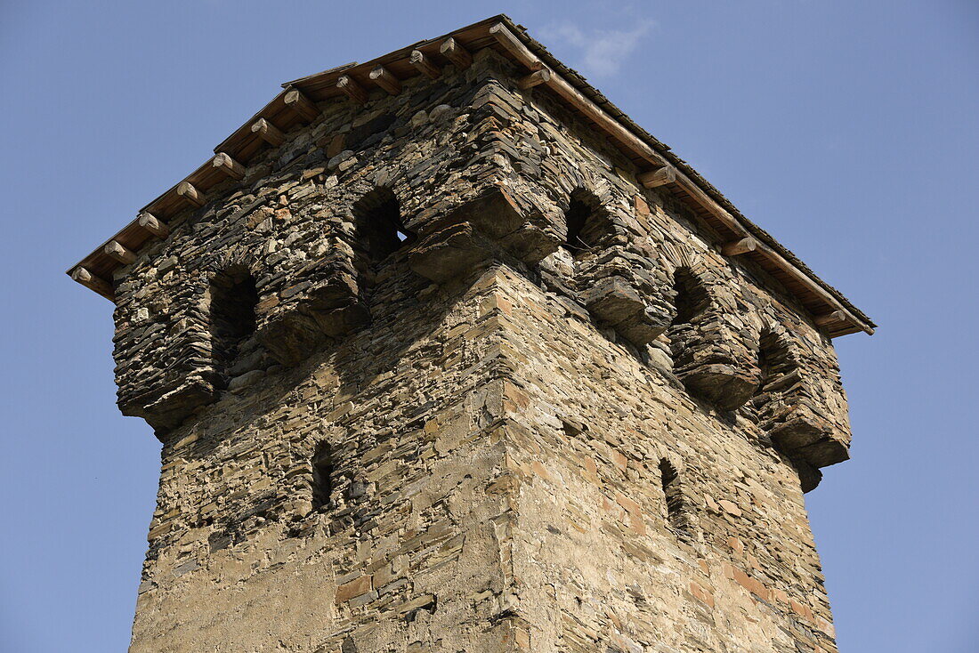 Traditioneller mittelalterlicher Turm von Svaneti, UNESCO-Welterbe, Dorf Mestia, Region Svaneti, Kaukasus, Georgien, Zentralasien, Asien